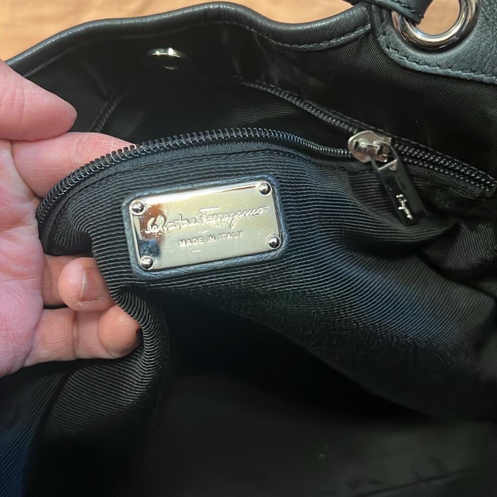SILD-SOLD Pre loved authentic Salvatore Ferragamo two way - Picture 8 of 9